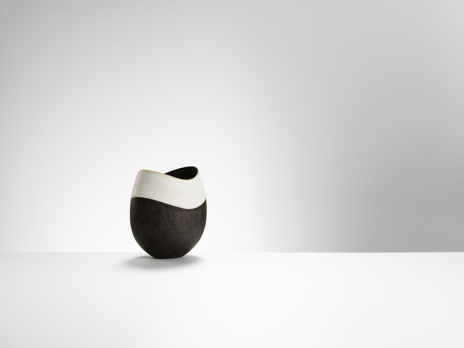 John Ward, Black and White Oval Pot with dipped rim