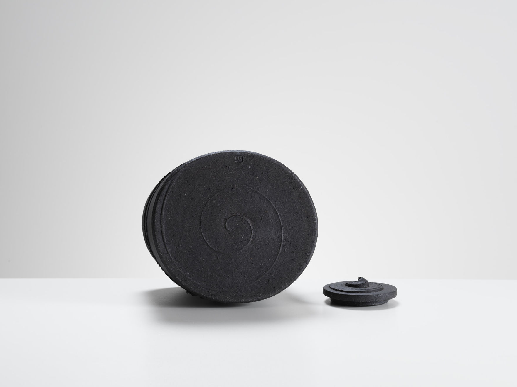 Julian Stair, Cinerary Jar VI, 2021