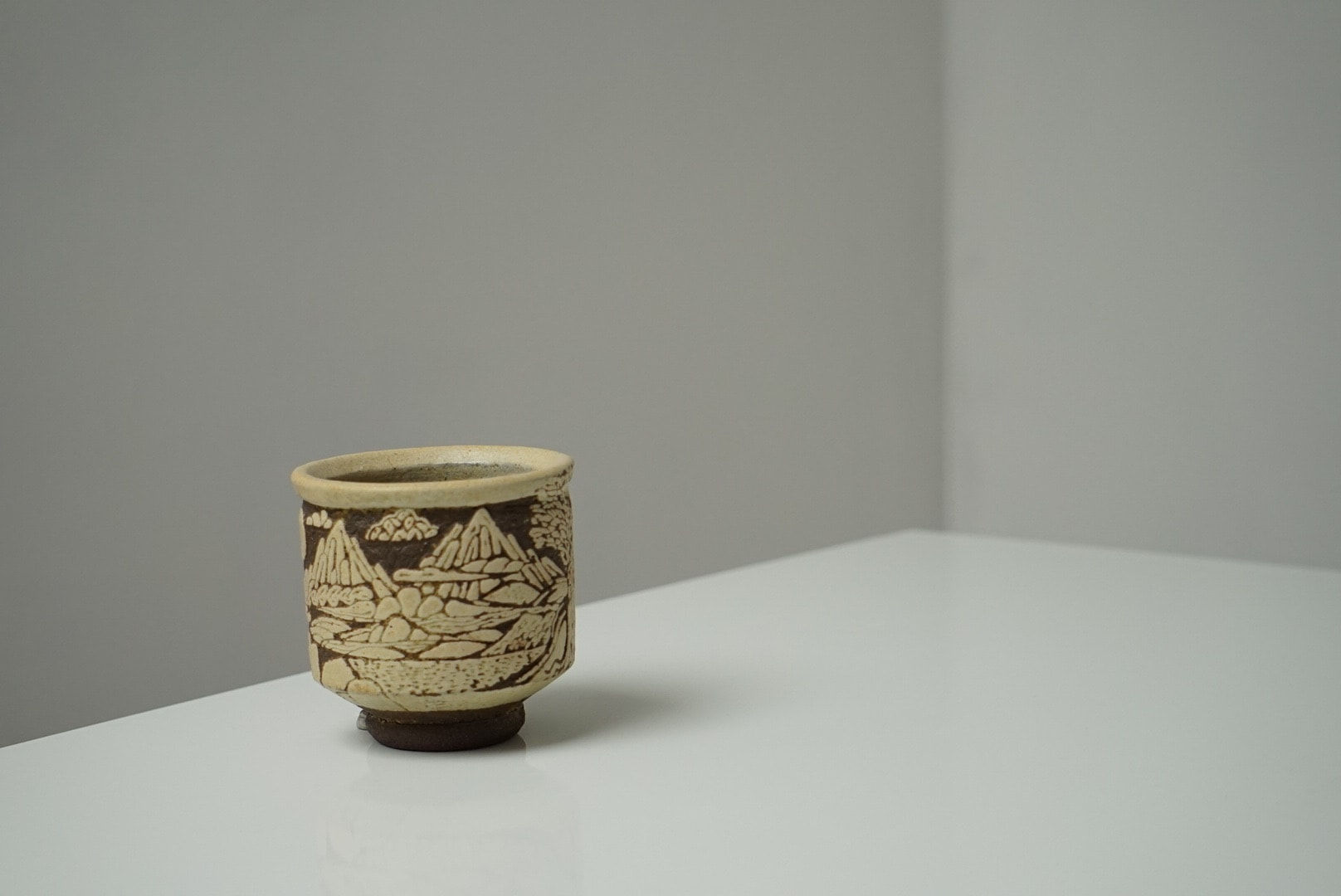 Ian Godfrey, Footed bowl with Incised Decoration, c1970s