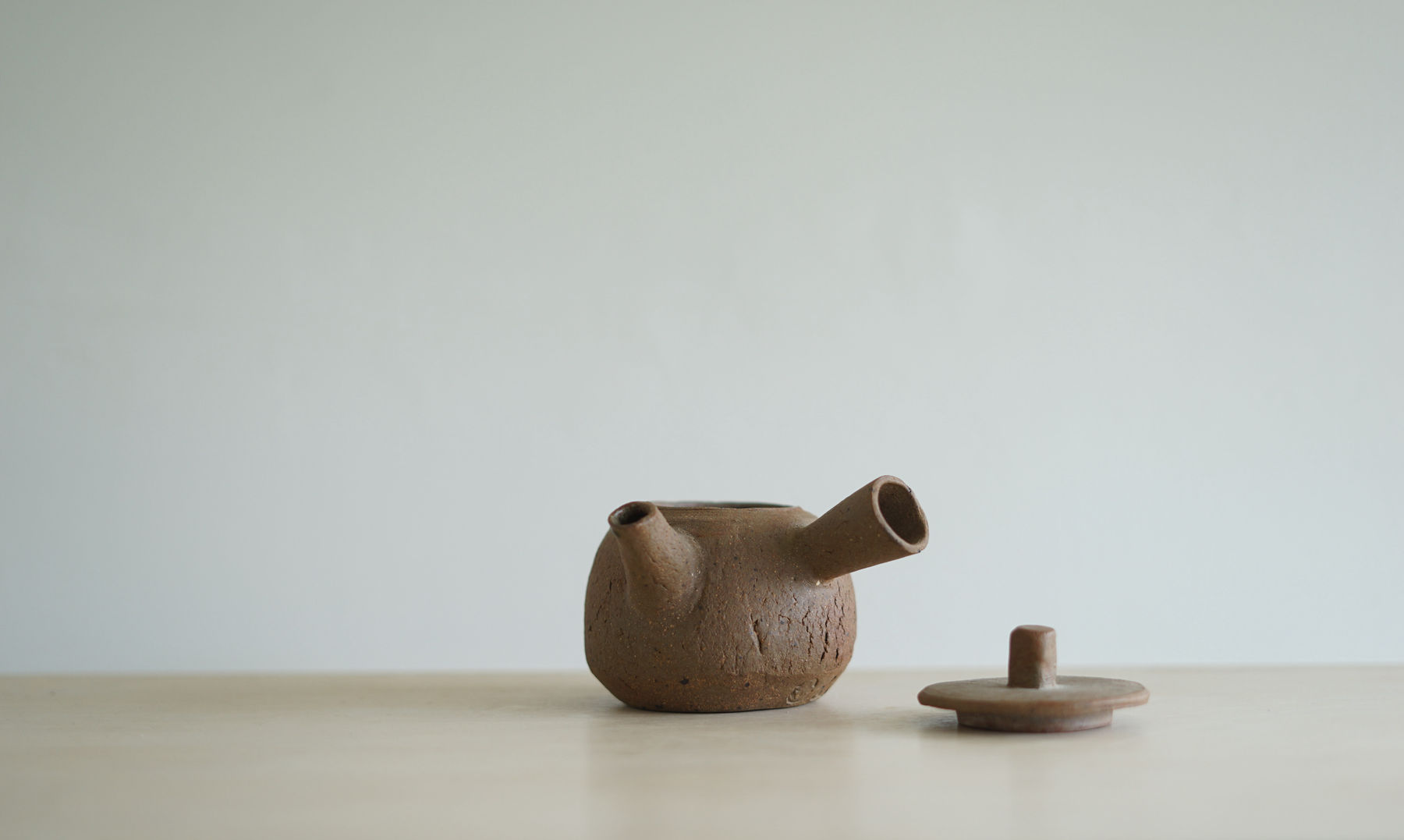 Janet Leach, Teapot with side handle