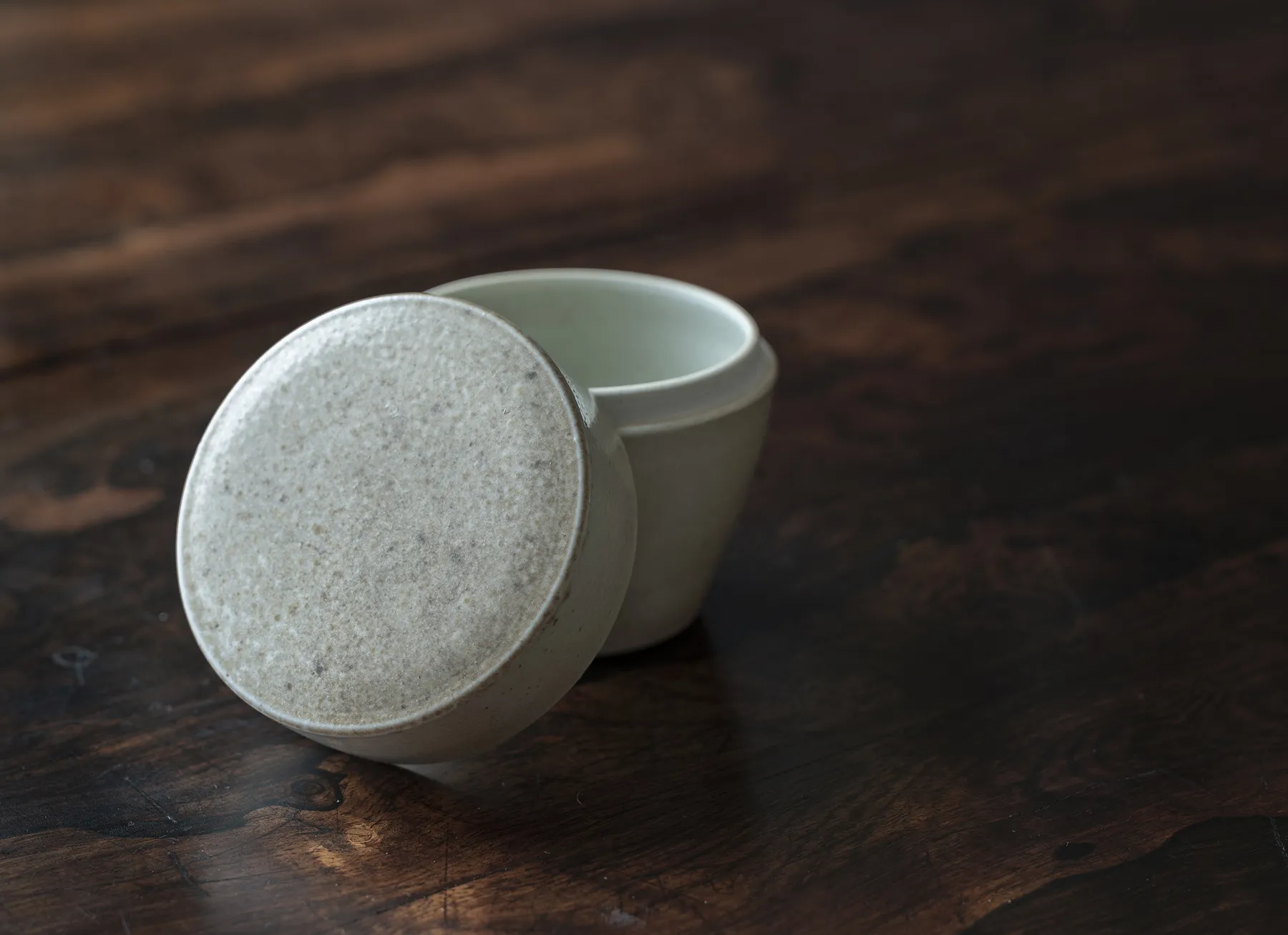 Gwyn Hanssen Pigott, Lidded Box, c. 1985