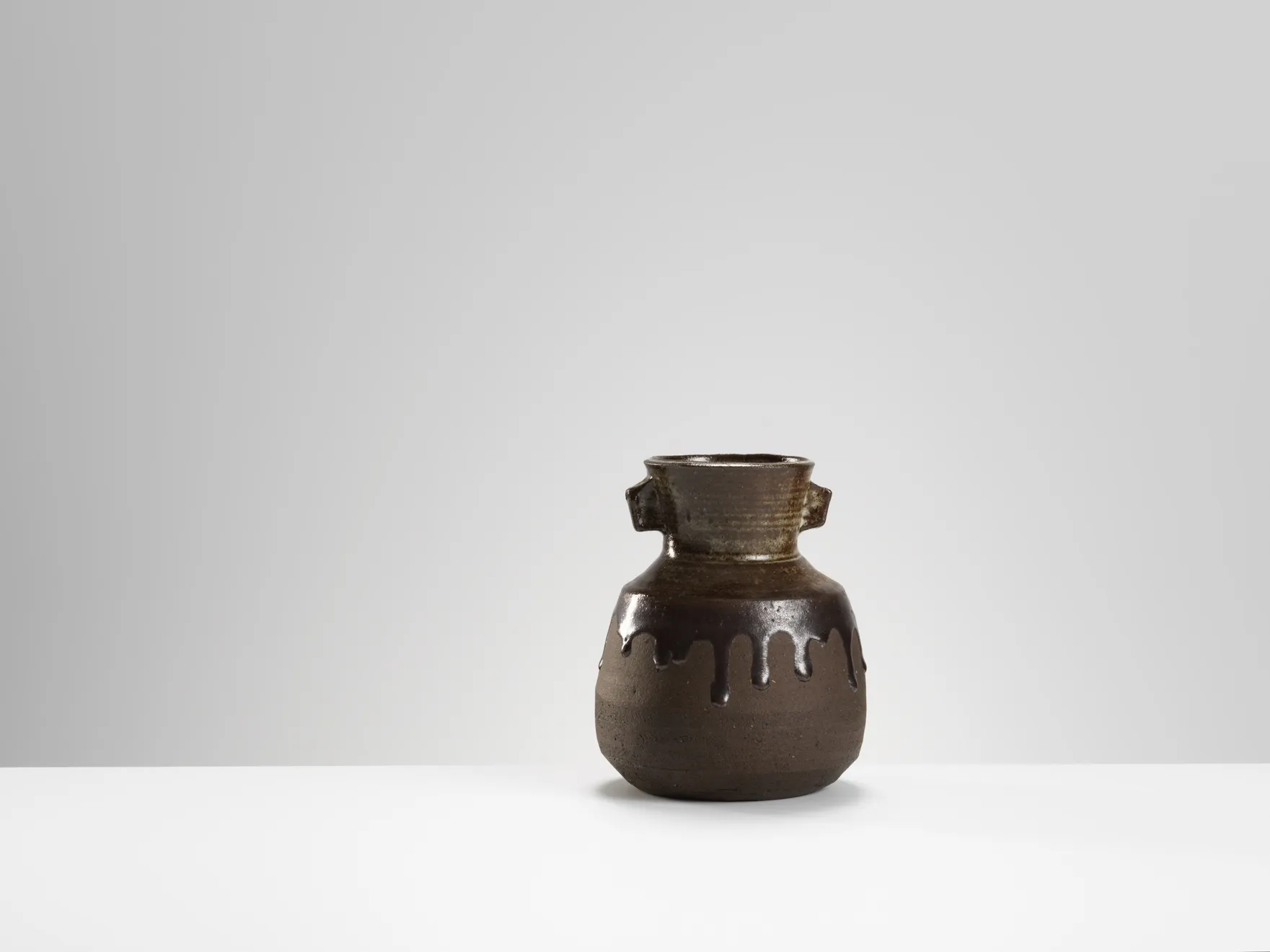 Janet Leach, Vase with lugs