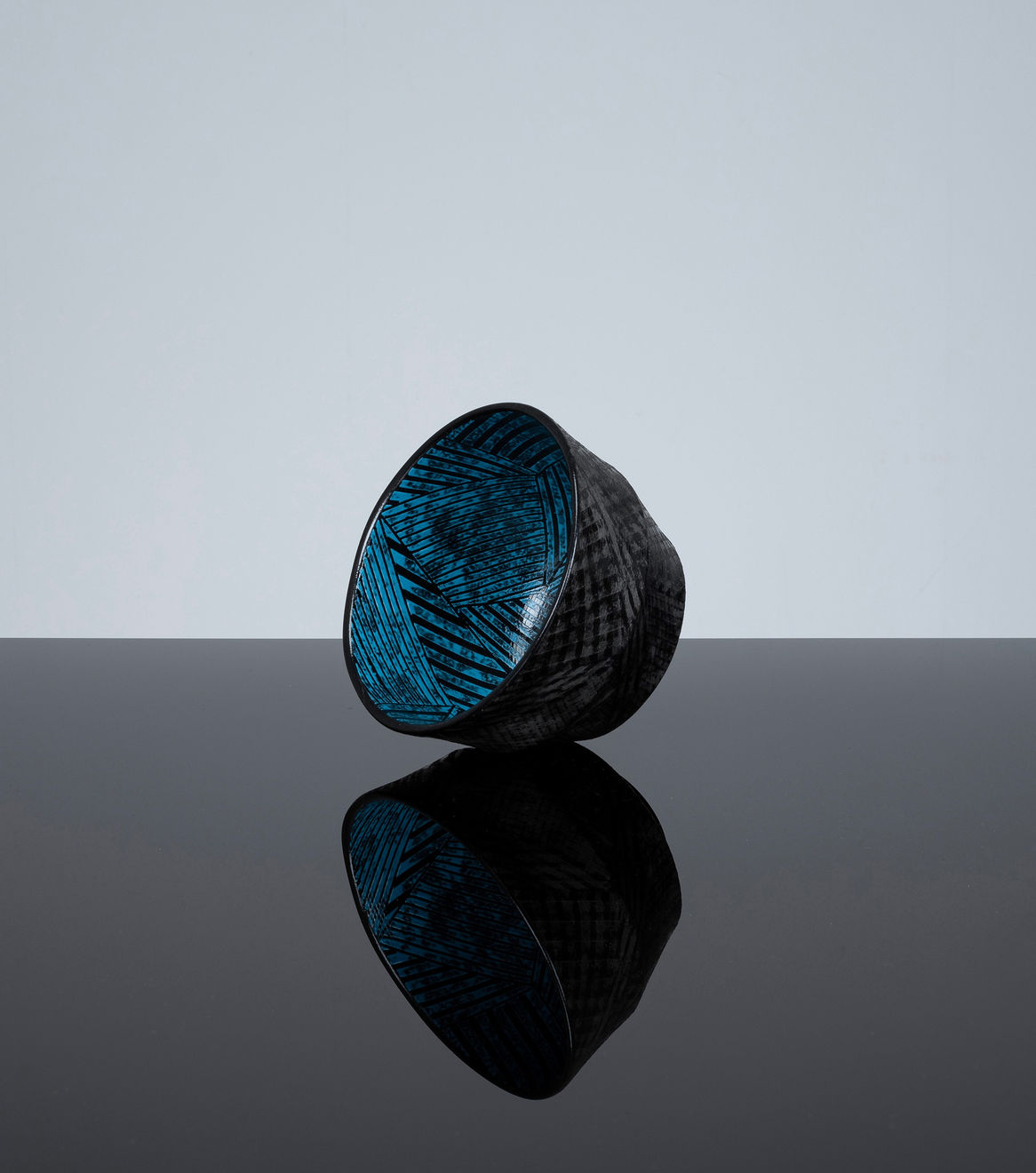 Maeda Masahiro, Tea bowl with overglaze enamels, 2022