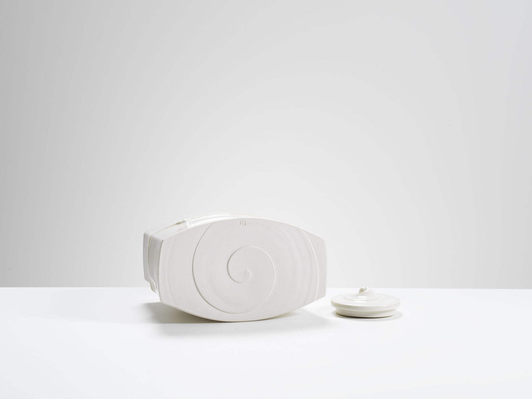 Julian Stair, Cinerary Jar II, 2022