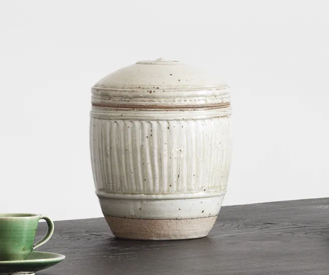 Richard Batterham, Medium Lidded Caddy , c. 1985