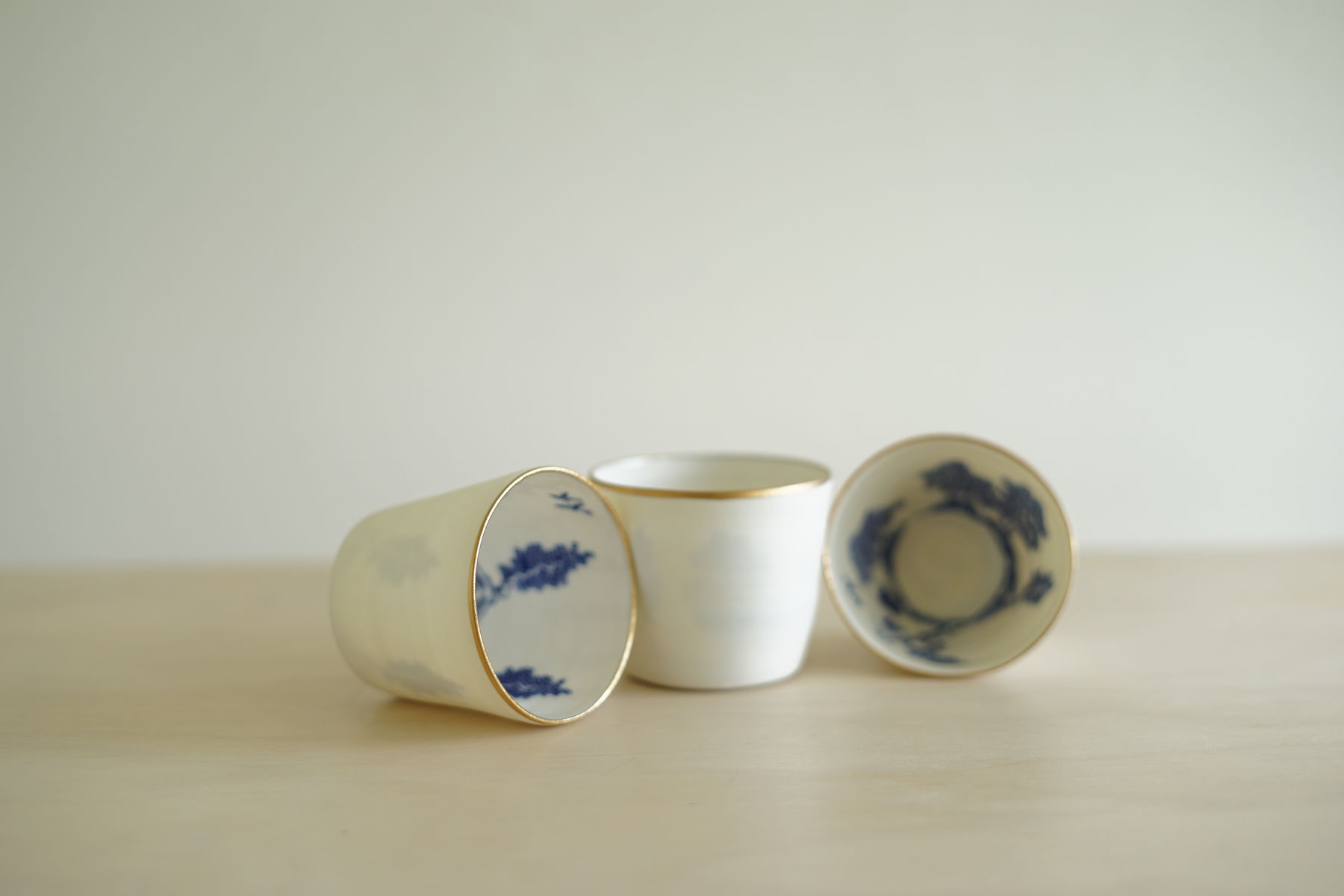 Paul Scott, Trio of Small Beakers