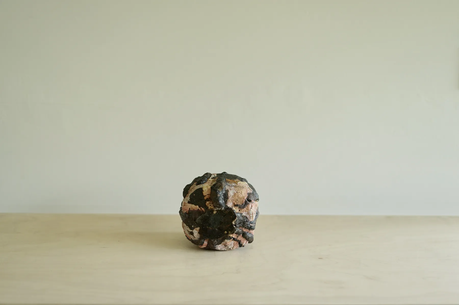 Ewen Henderson, Volcanic Black and Pink Teabowl