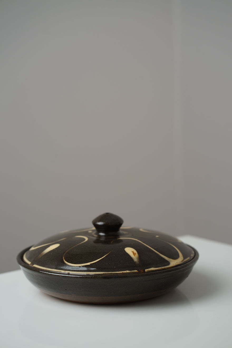 Winchcombe pottery, Early lidded pot