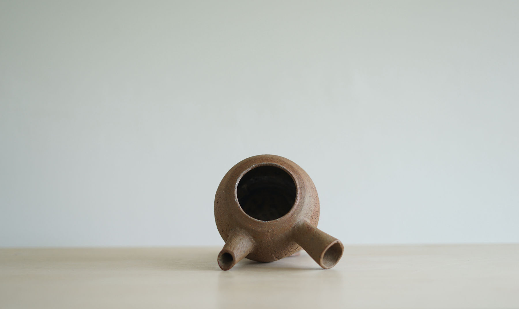 Janet Leach, Teapot with side handle