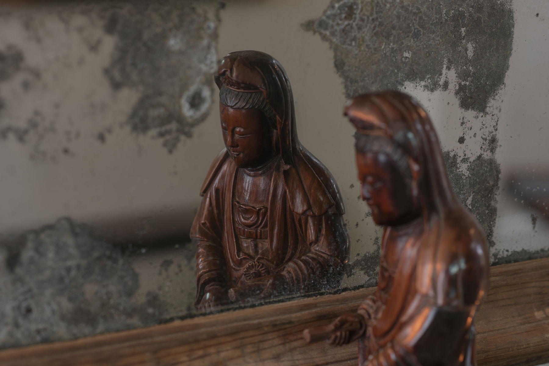 Chinese Antique, Wood Carving Of Standing Kwun Ying, Early 19th Century