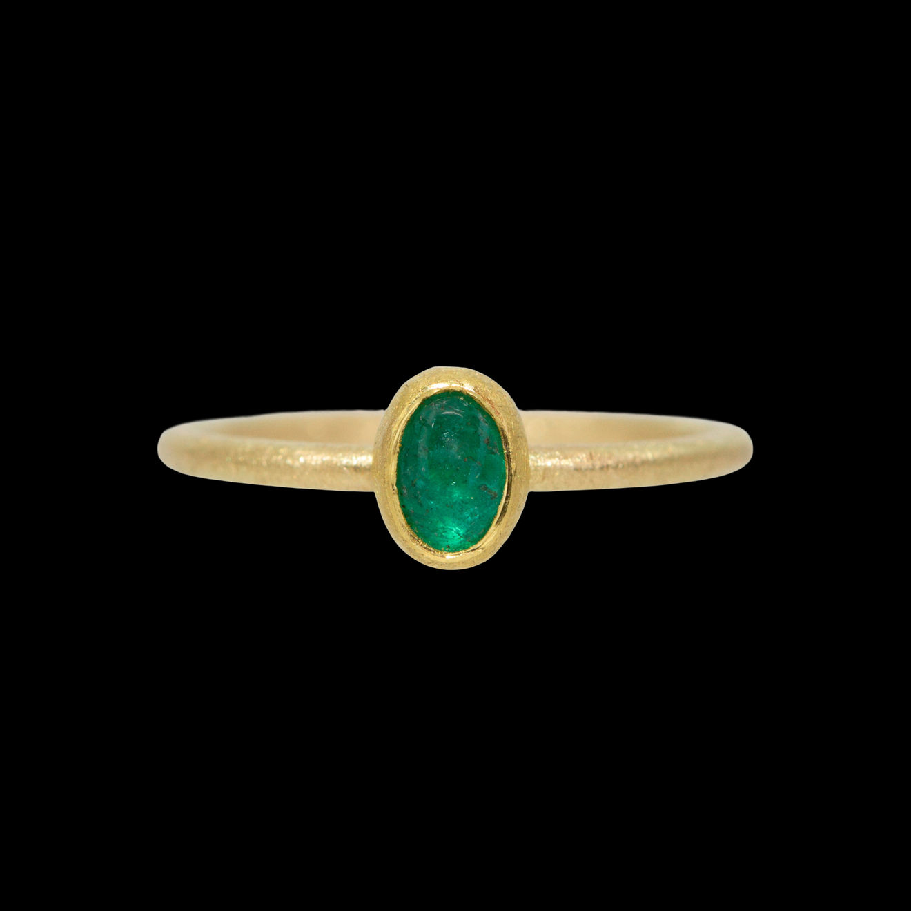22k and 18k yellow gold ring with bezel set oval cabachon emerald by Fringe Gallery studio jeweler Petra Class