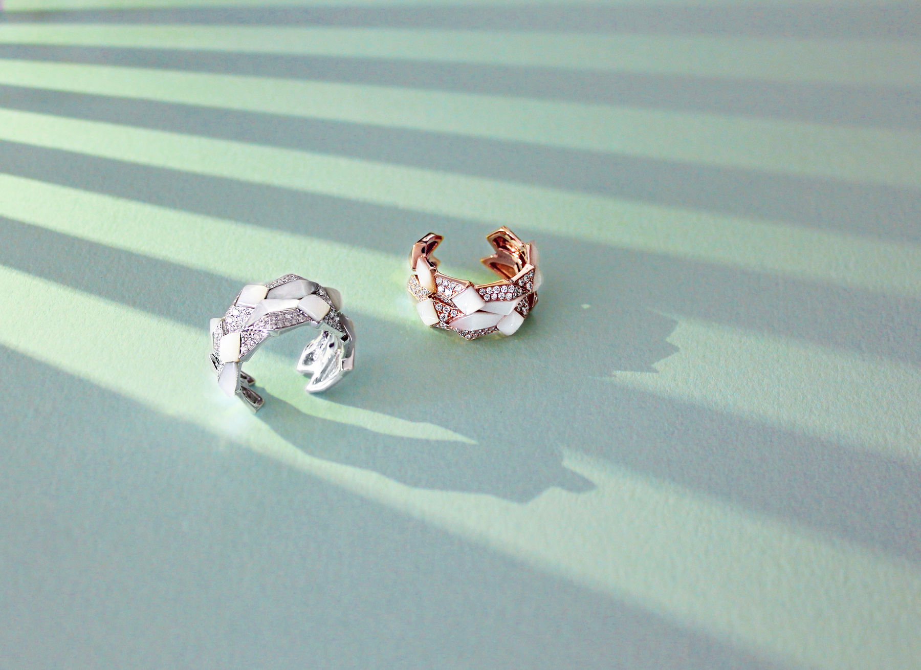 Simone, Jouer: Edgy Double Ring