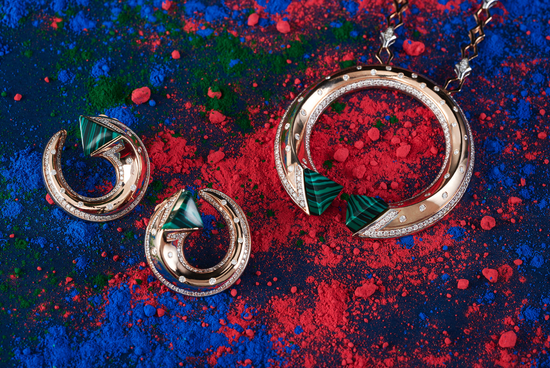 Terzihan, Neutra: Balance Medallion w/Malachite w/Bolt Chain