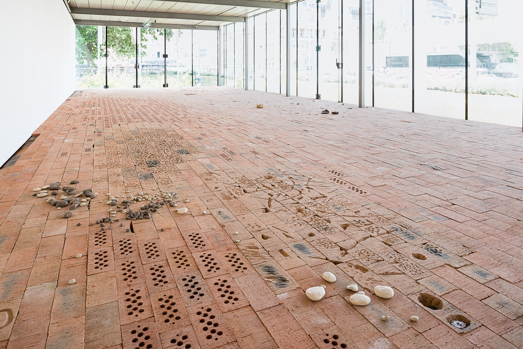 Kate Newby, I can’t nail the days down, 2018