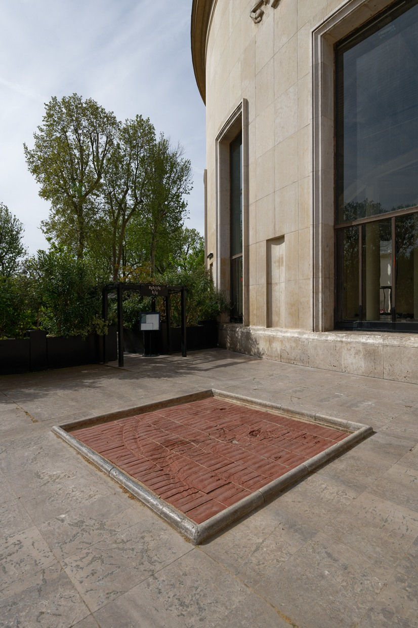 Kate Newby, The edge of the earth, 2022