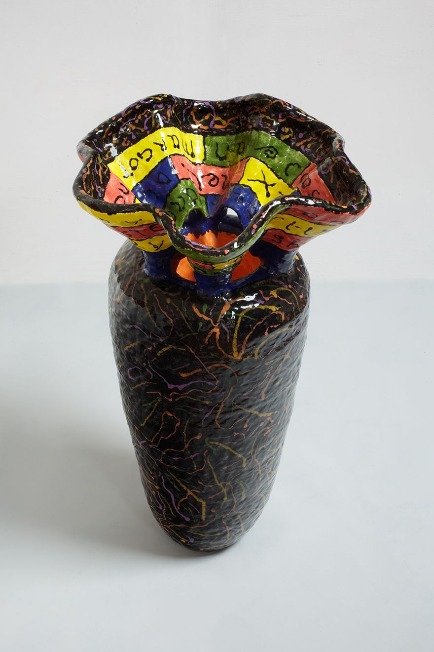 Nicholas Pope, Friendly Urinal Six Pisser (Prototype Male Urinal), 2001