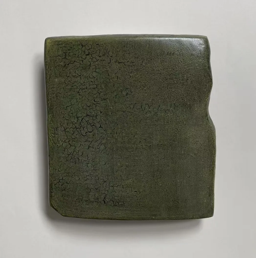 蘇笑柏 Su Xiaobai, 凝瓦-8 Lone Tile-8, 2025