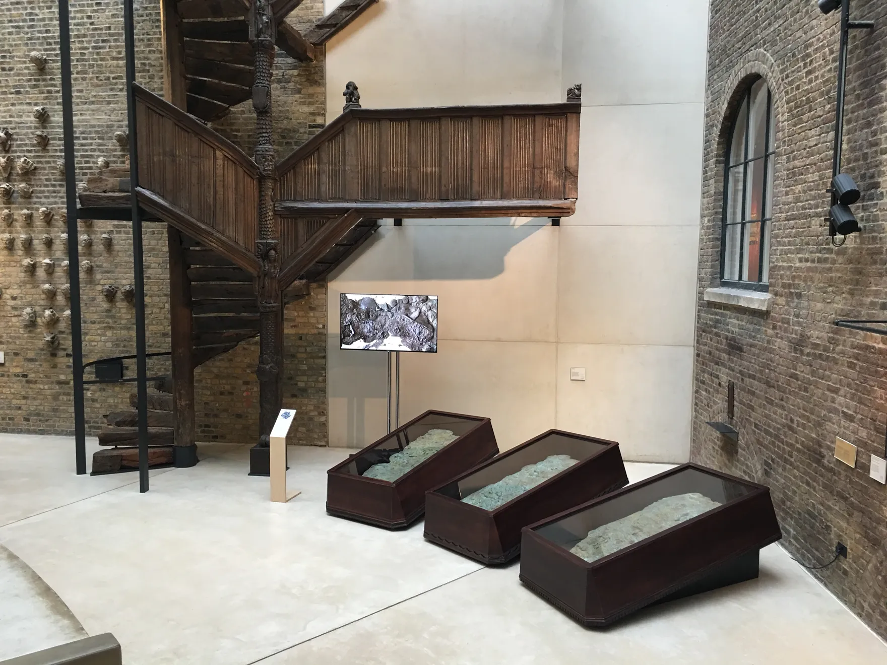 涂維政, 4017神秘文明的皺褶世界, 2017