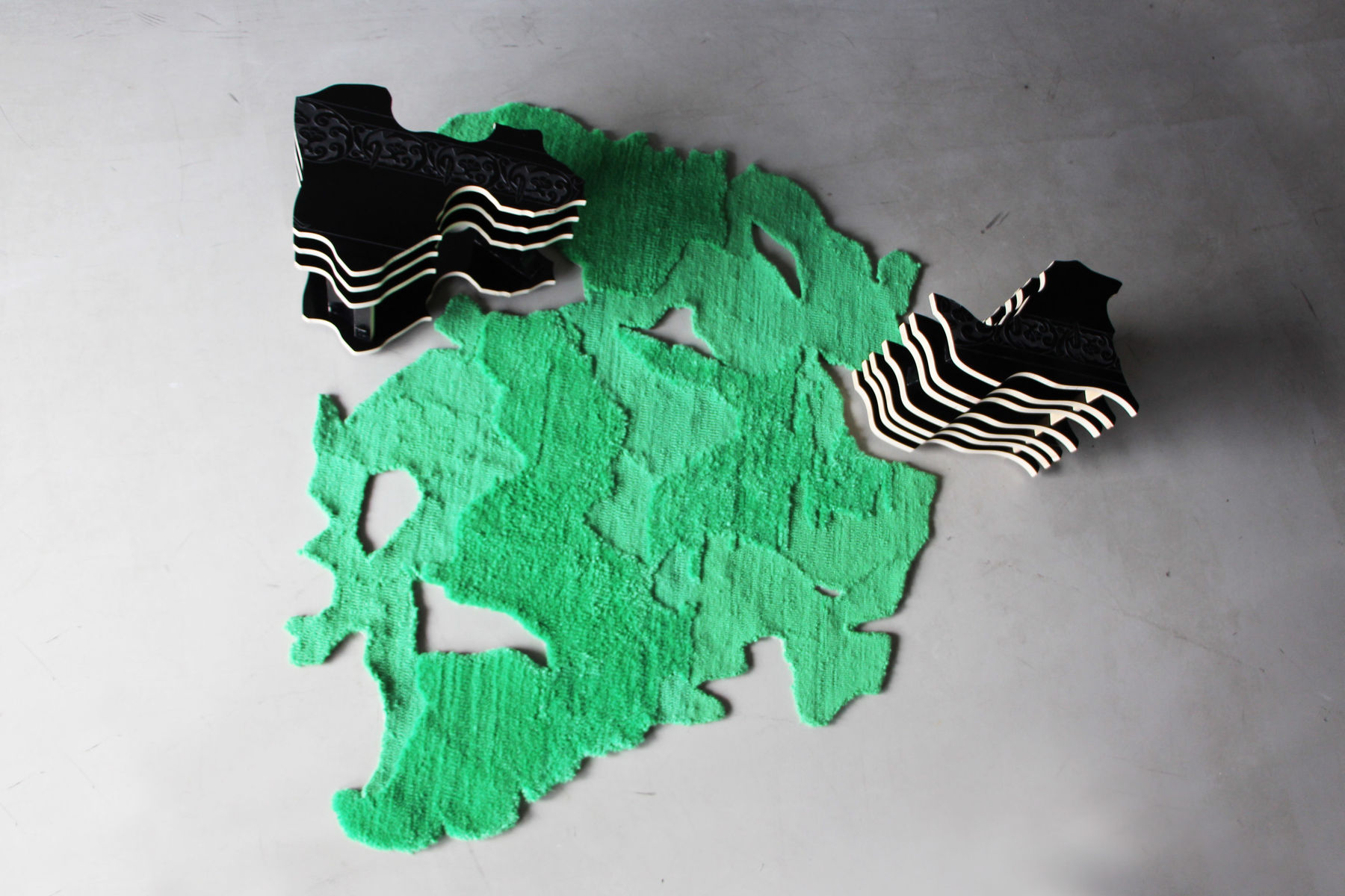 Unė Šilinytė, Knygų staliukas "VOL II" / Book table "VOL II", 2024