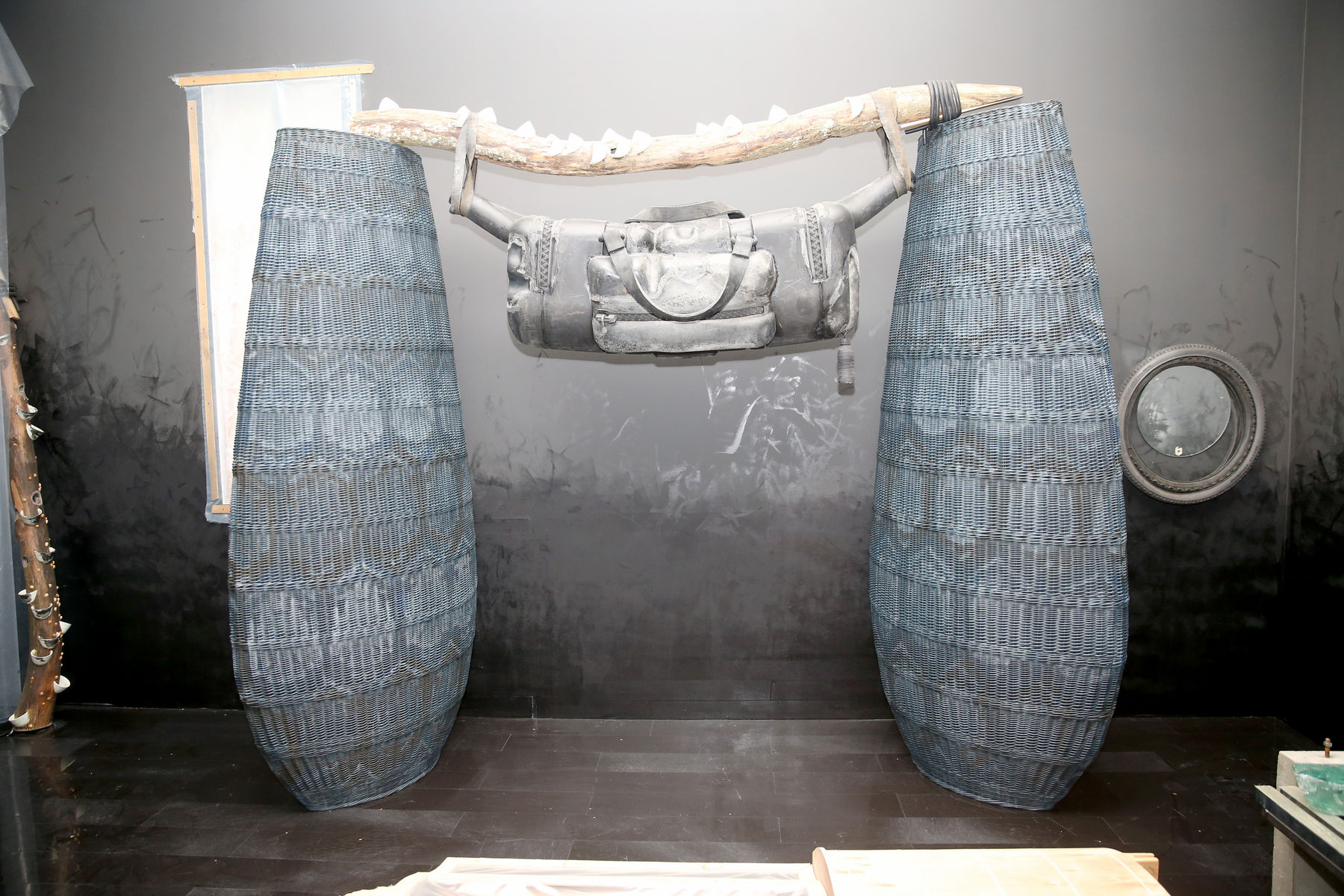 Vytautas Viržbickas, Pora gurkšnių / A Couple of Sips, 2018