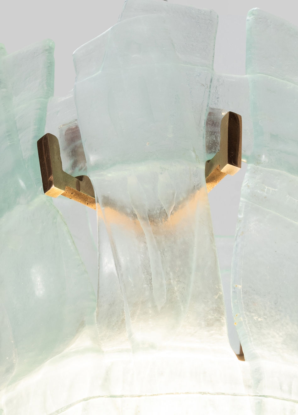 Arnoldas Šliuževičius, Révérences: pendant lamp no. 2 / Reveransai: pakabinamas šviestuvas no. 2, 2024