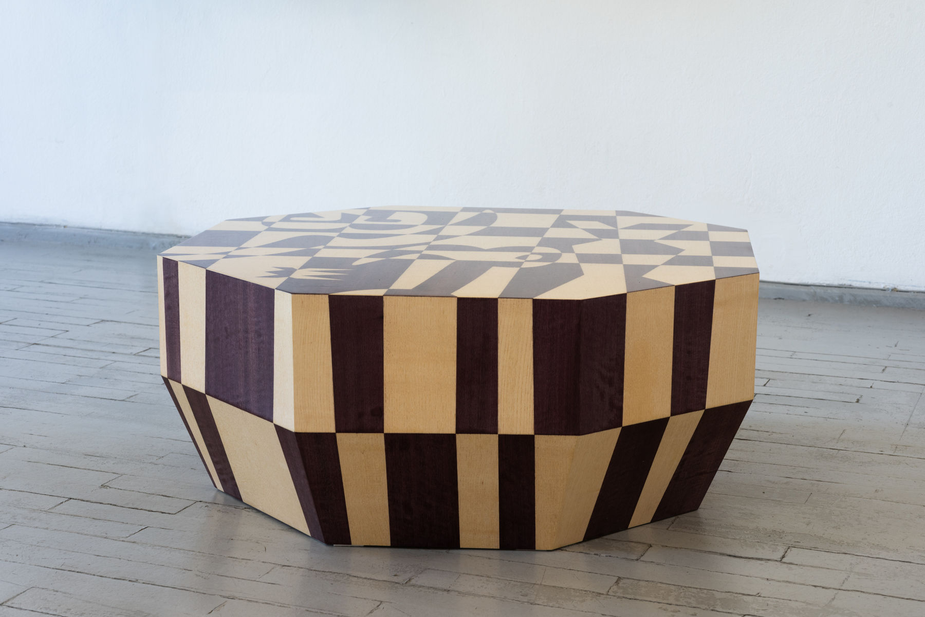 Martynas Gailiušas, ADHDOCD, Stalas / table