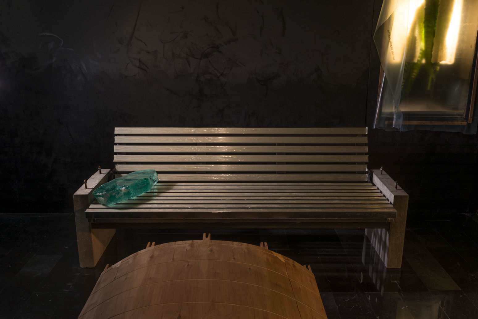 Vytautas Viržbickas, Suolas benamiui / A bench for homeless, 2016