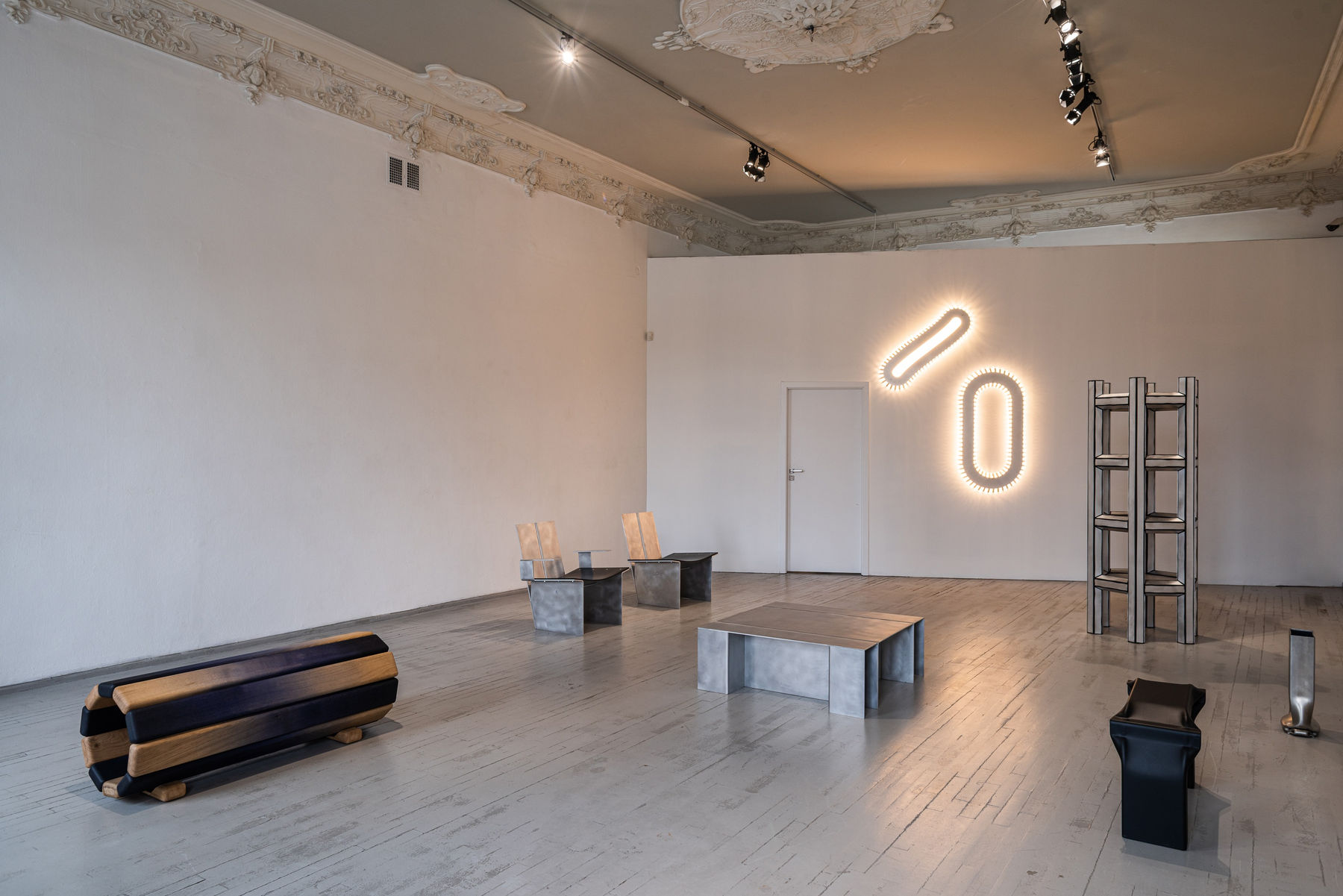 Tijs Gilde (Studio Guilty), DIDELIS / LARGE, Šviestuvas / crawler light