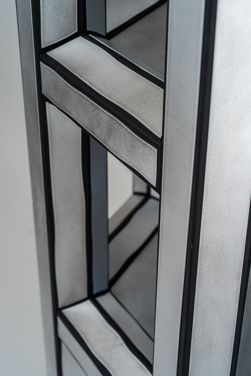 Tijs Gilde (Studio Guilty), ŠEŠIAKAMPĖ / HEX , Lentyna / shelf