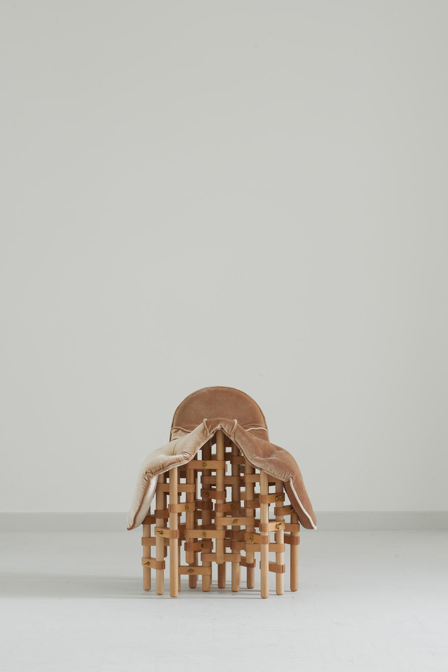 Vytautas Gečas, Collaboration with Marija Puipaitė: Envisioned Comfort , Balno formos kėdė / saddle chair