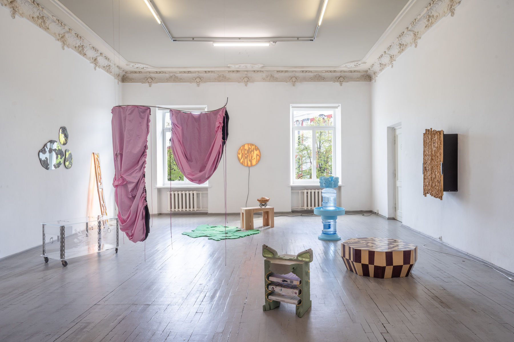 Emilija Globytė, „Glaudžiai susijungęs” suolas / 'Closely Linked' bench, 2024