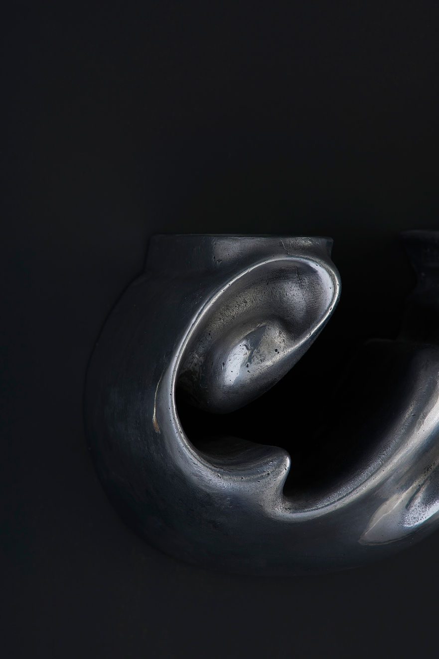 Marija Puipaitė & Vytautas Gečas, Collaboration: Lentynėlė iš ciklo "Romance & Gravity" Shelf , 2022