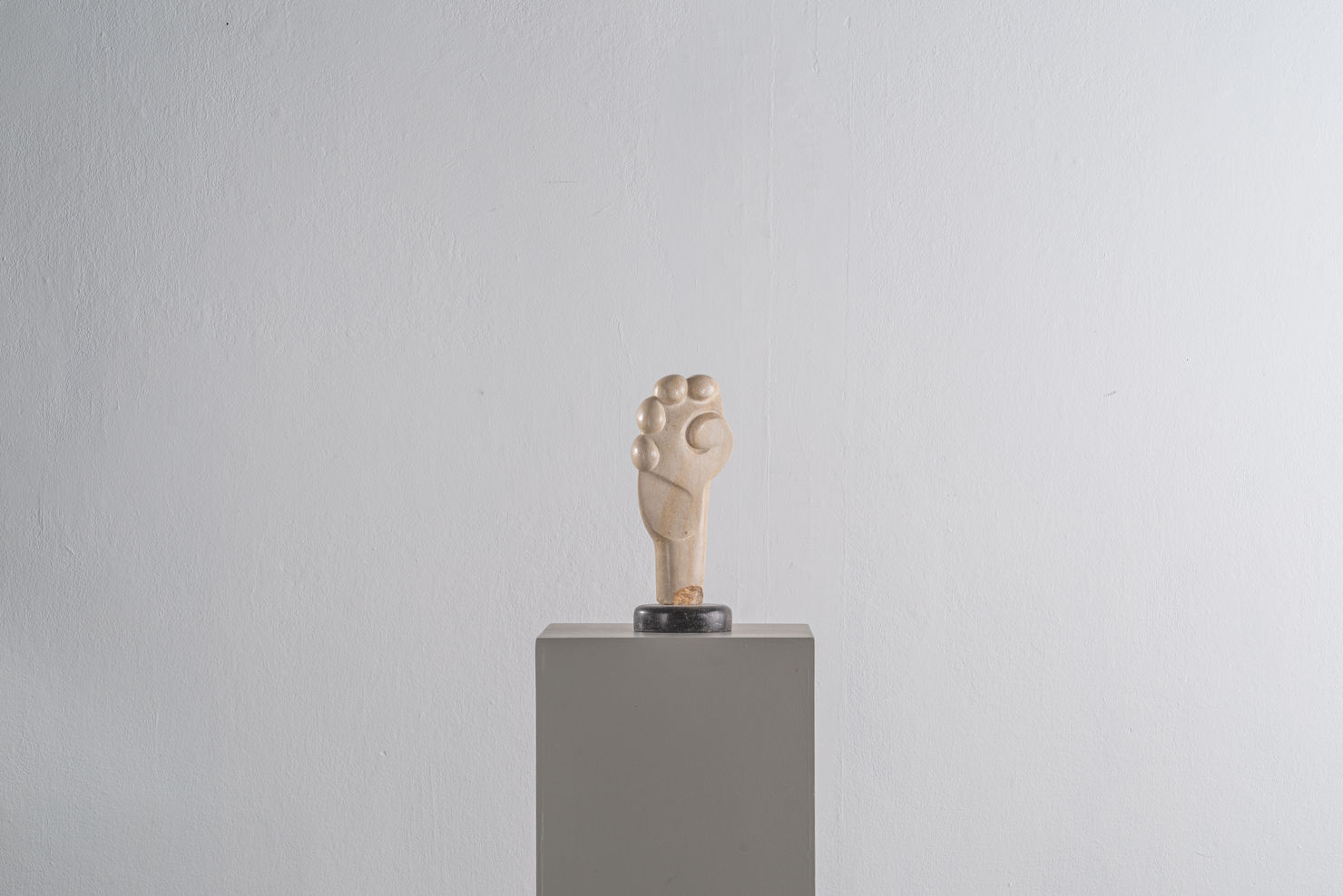 Antanas Mončys, Main fermée, Year unknown