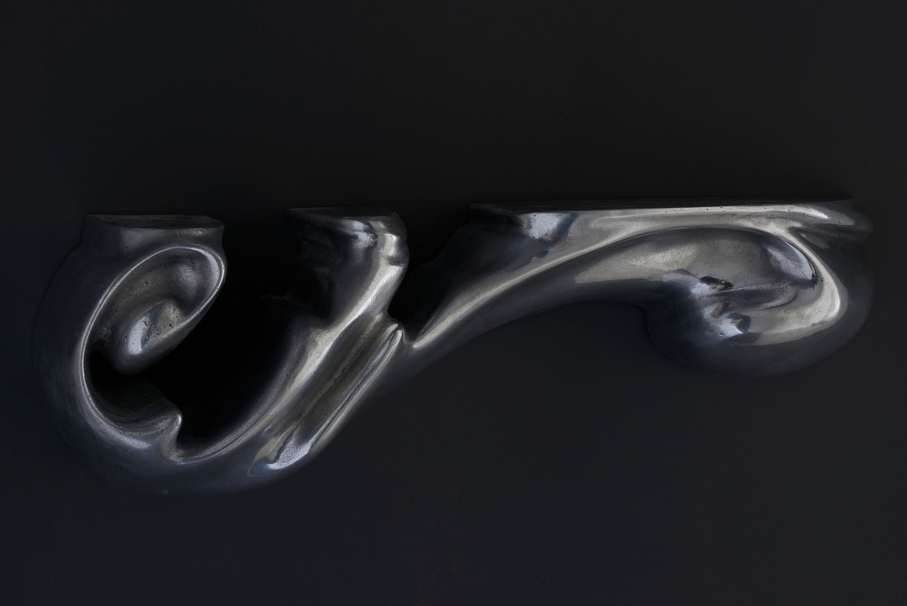 Marija Puipaitė & Vytautas Gečas, Collaboration: Lentynėlė iš ciklo "Romance & Gravity" Shelf , 2022