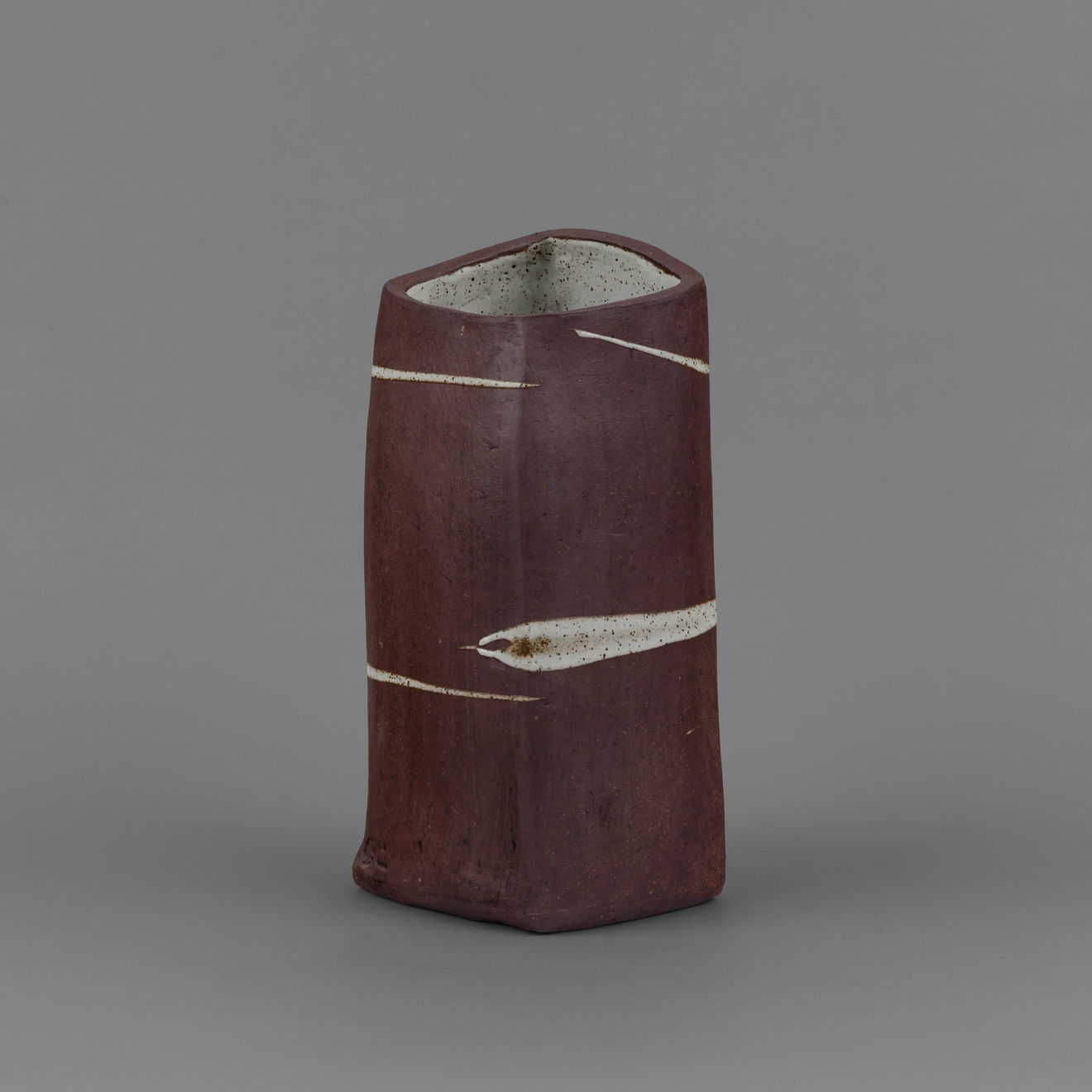 Janet Leach, Tall squared vase