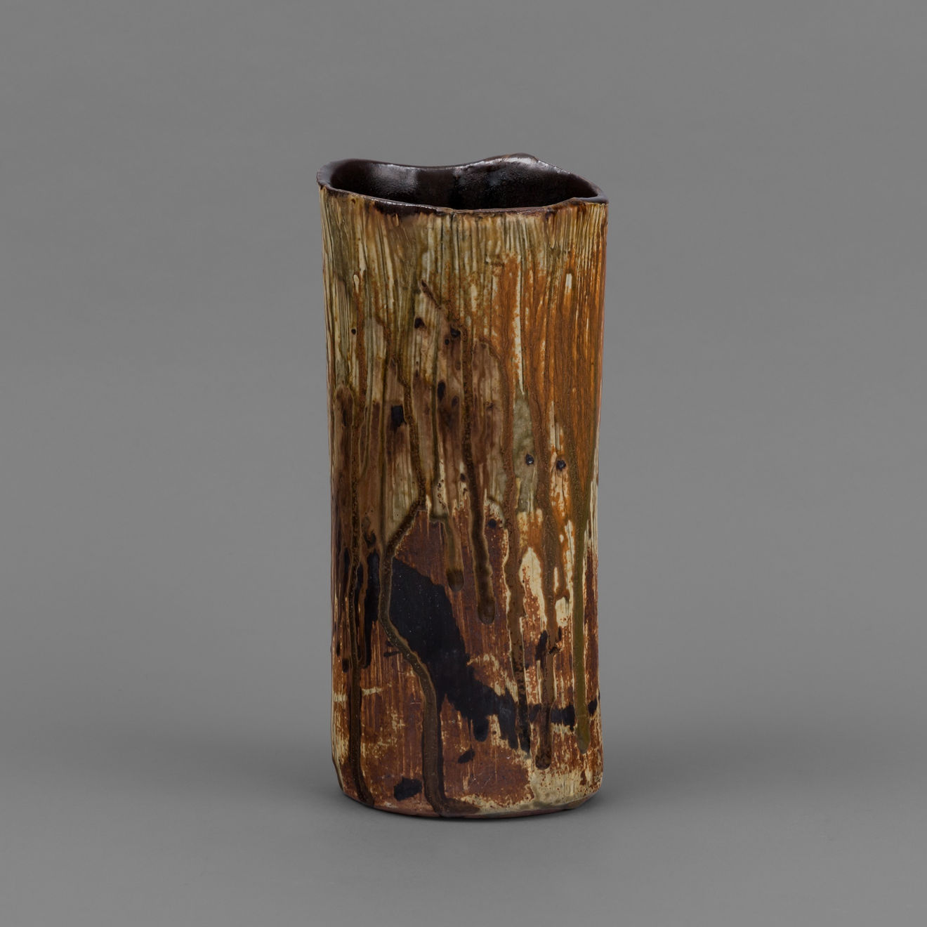 Janet Leach, Tall cylindrical slab vase