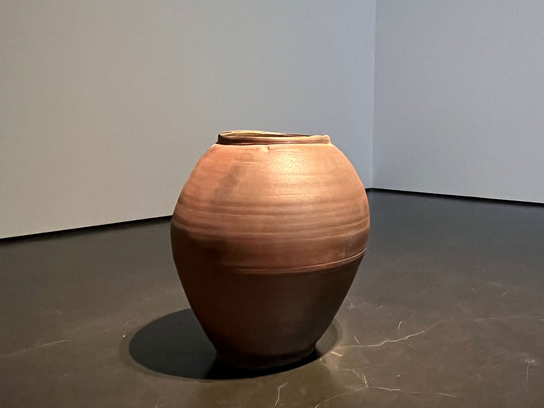Hun Chung Lee, Brown Jar (갈색 항아리), 2010