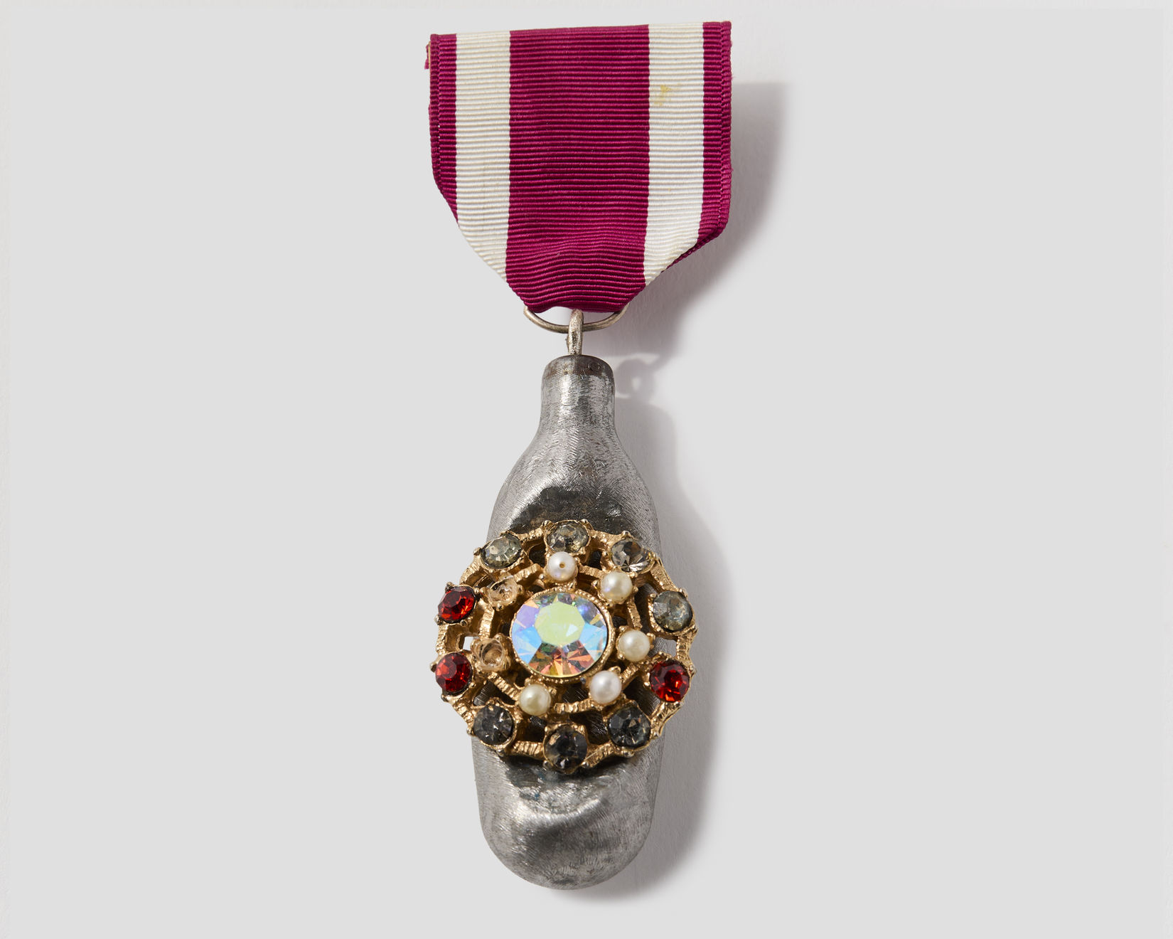 Robert Ebendorf, Badge of Courage Brooch, 2025