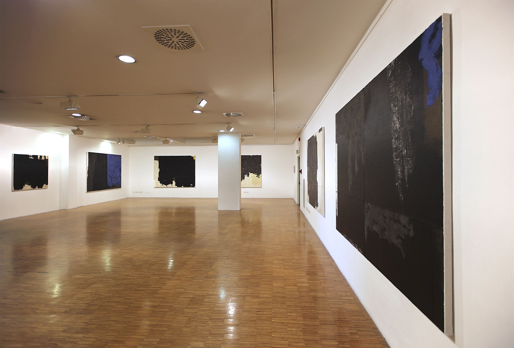 LUCA SERRA | Mentre nessuno Guarda