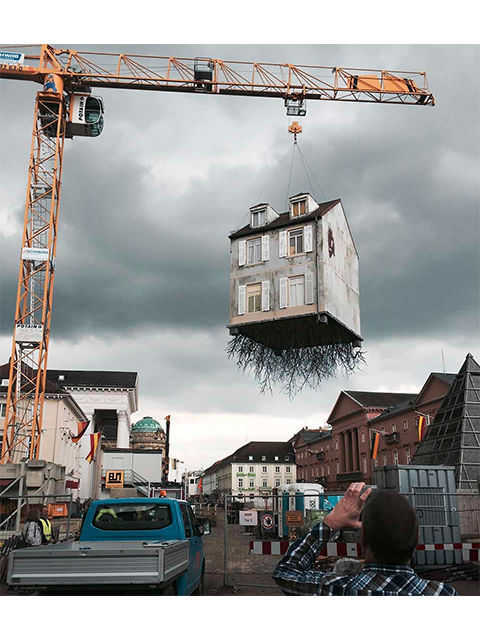 Leandro Erlich, “Pulled by the Roots I”, 2015