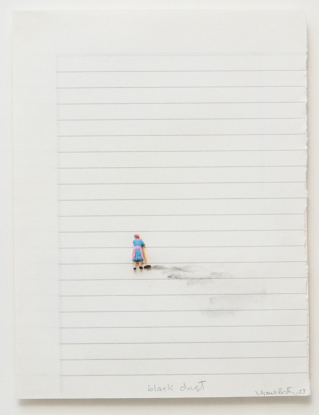 Liliana Porter, “Black dust”, 2023