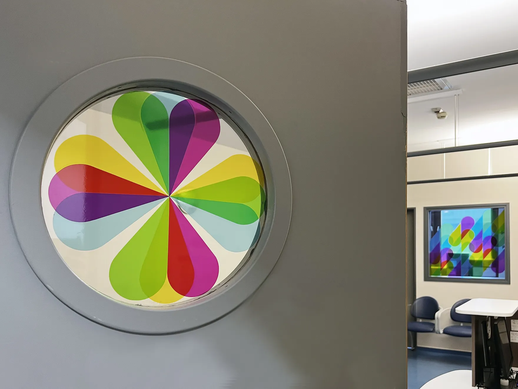 Coloured Droplets / Gouttelettes Colorées, 2024