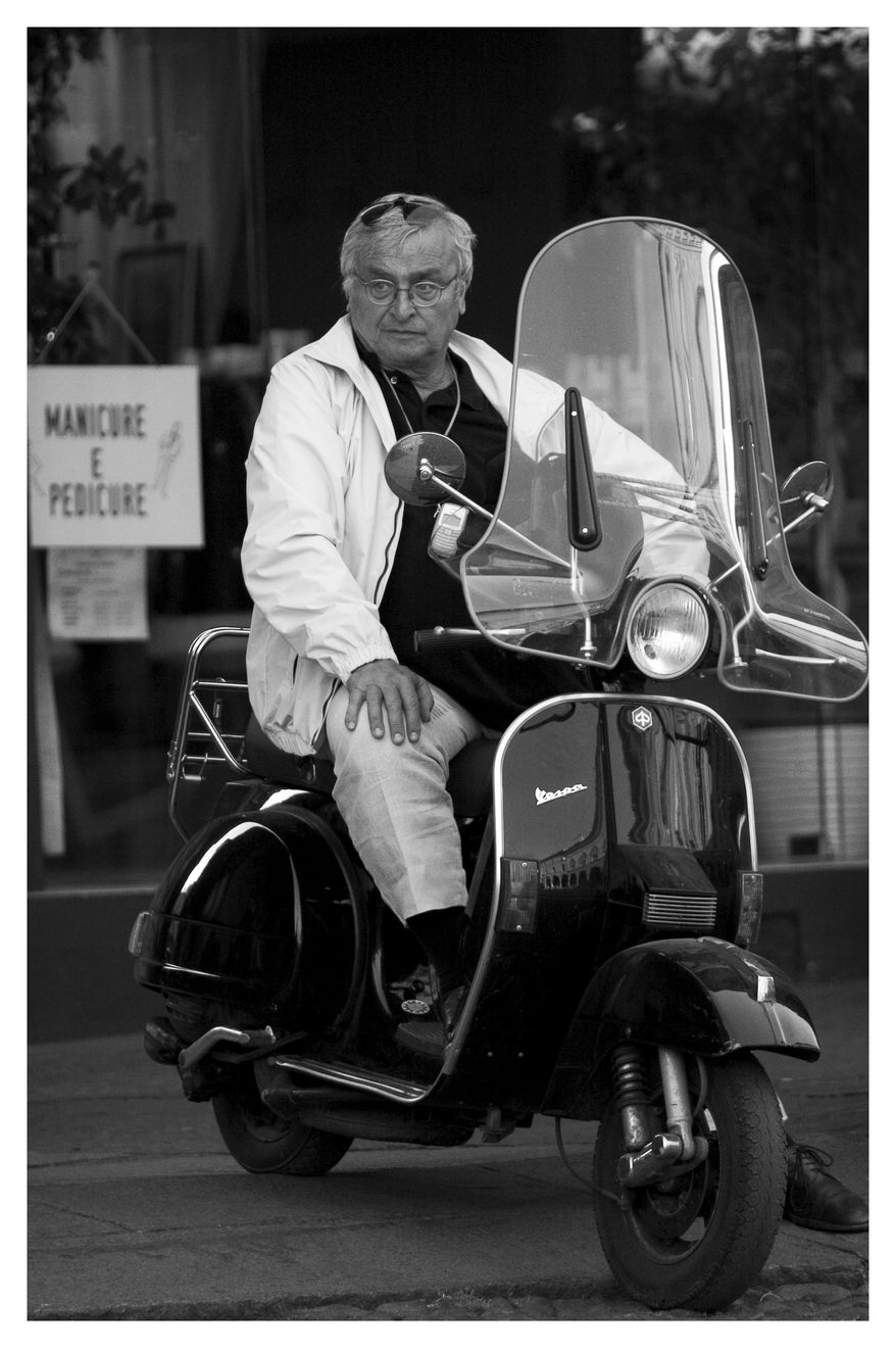 Karl R Lilliendahl, Waiting for the Barber, Bologna 2007