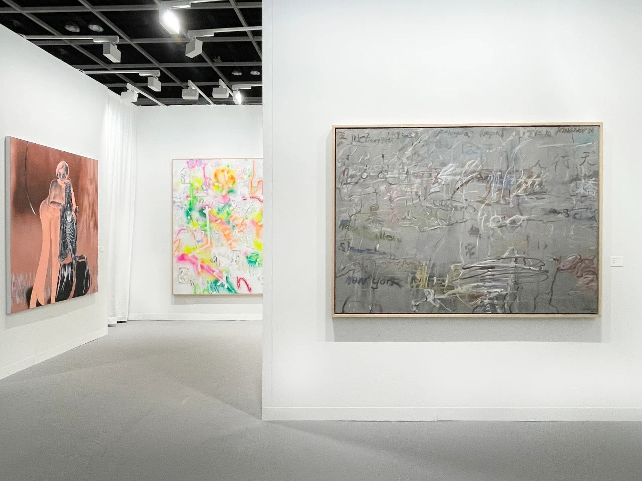 (R) Wang Chuan, Footbridge, Oil on canvas, 140 × 200 cm, 2006 (右) 王川，人行天桥，布面油画，140 × 200 cm，2006