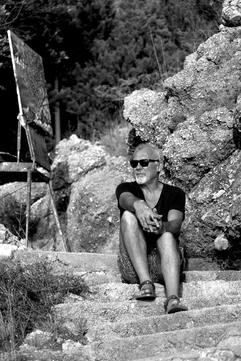 Gerard Byrne plein air painting 'Turquoise Waters' Kozica Beach Rab island Croatia photo credit Agata Byrne