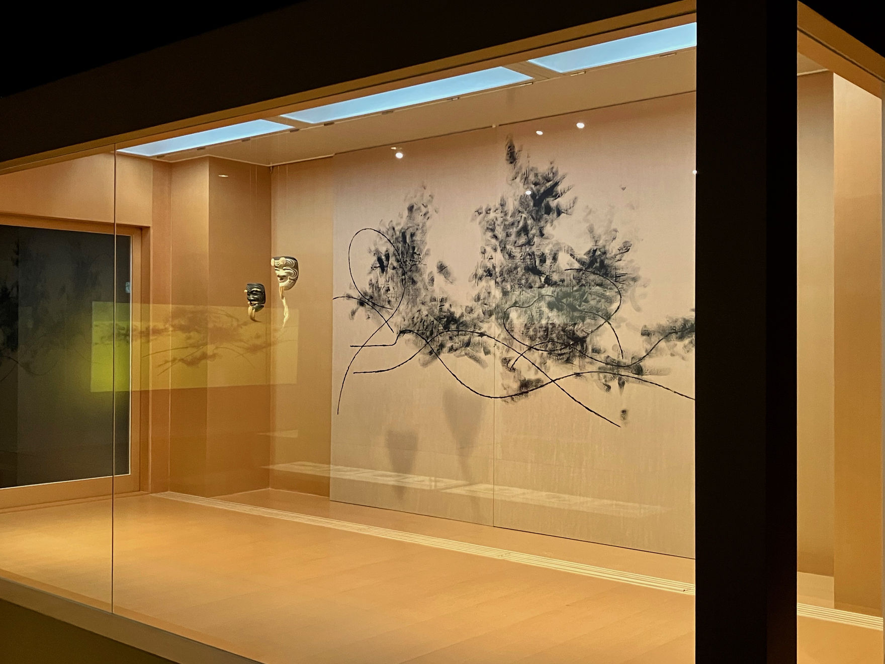 Veduta della mostra presso Kanazawa Noh Museum.