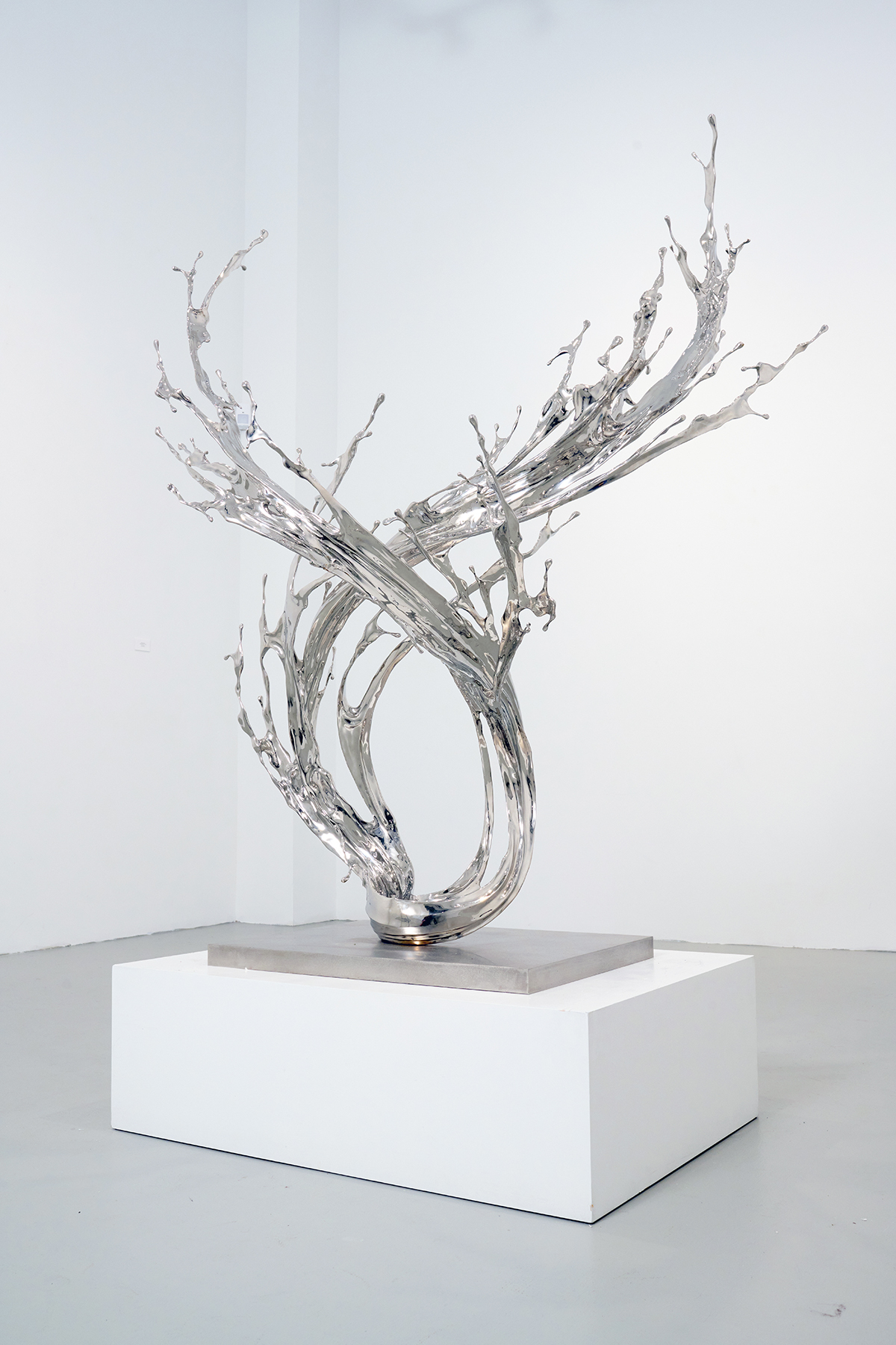 Water in Dripping - Serendipity, 2025, stainless steel, 66.9 x 52.8 x 40.6 inches/170 x 134 x 103 cm