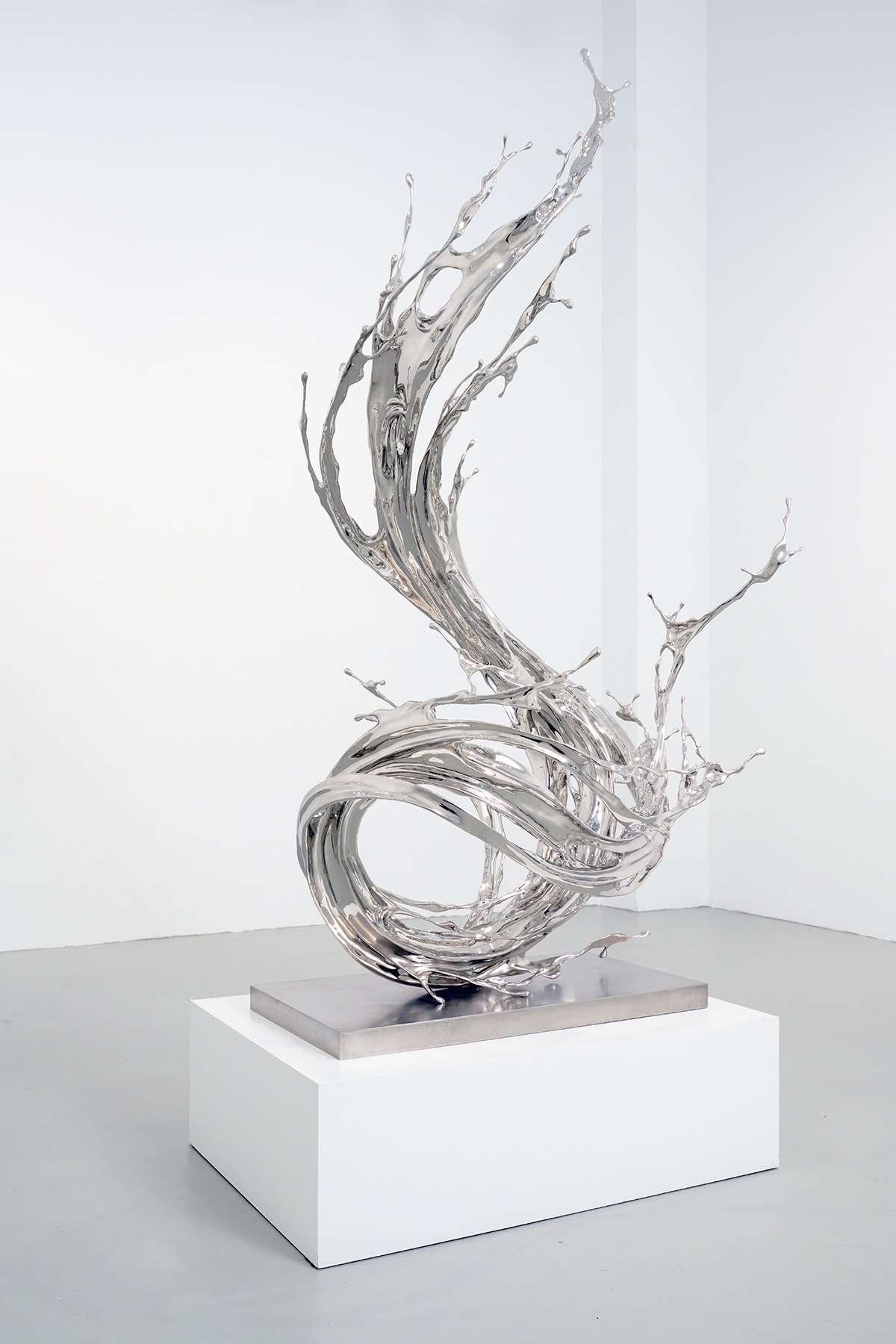 Water in Dripping - Profound, 2024, stainless steel, 80.3 x 39.4 x 39.4 inches/204 x 100.1 x 100.1 cm