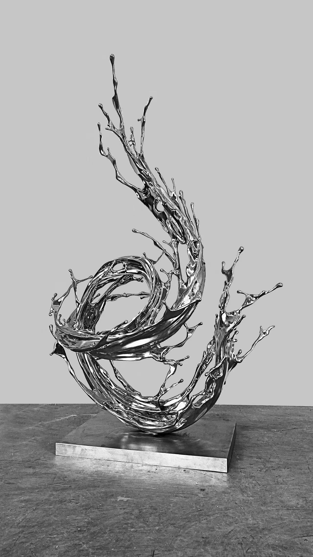 Water in dripping-No. 6 special edition, 2024, stainless steel, 66.9 x 45.3 x 33.5 inches/170 x 115 x 85 cm