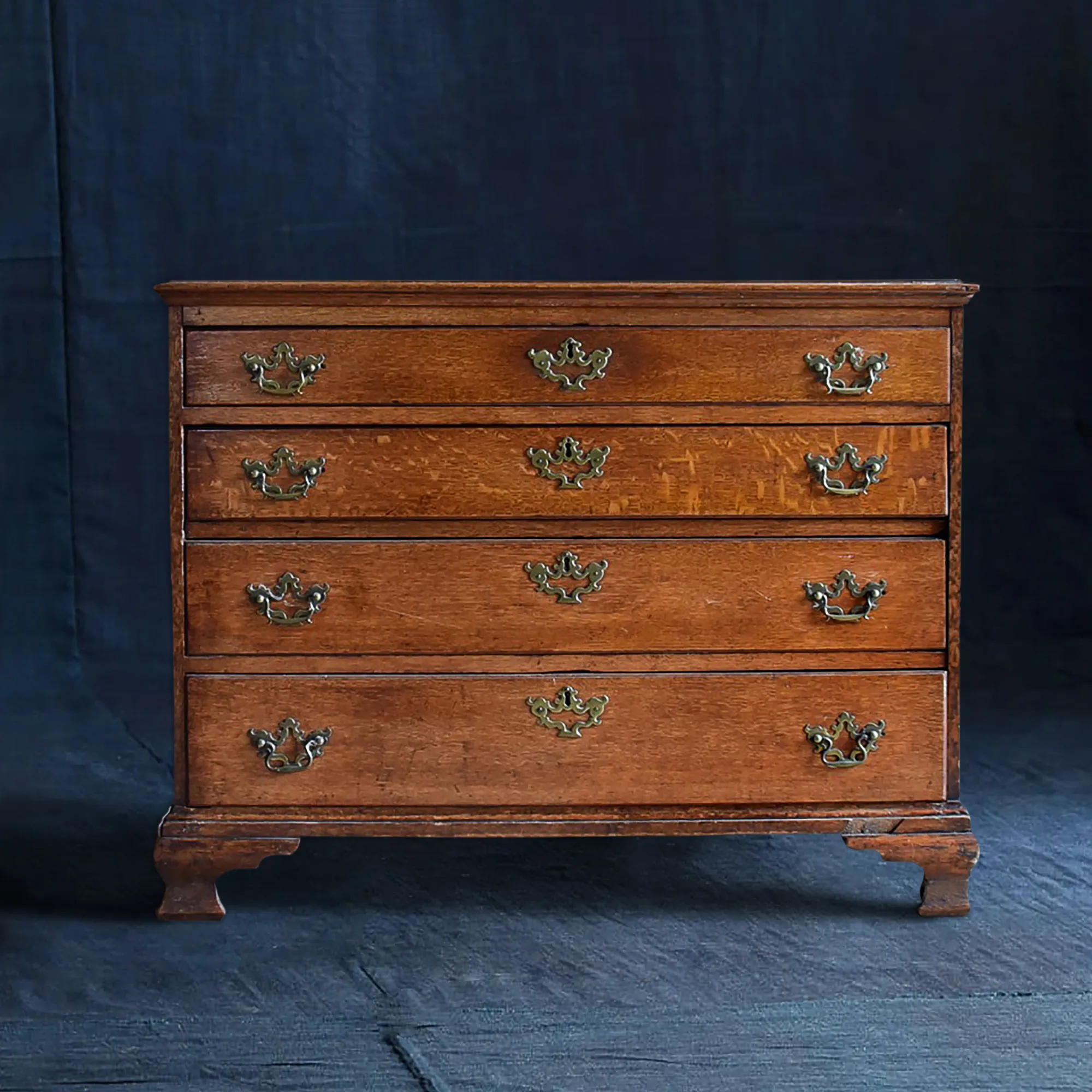 Oak Chest of Drawers,